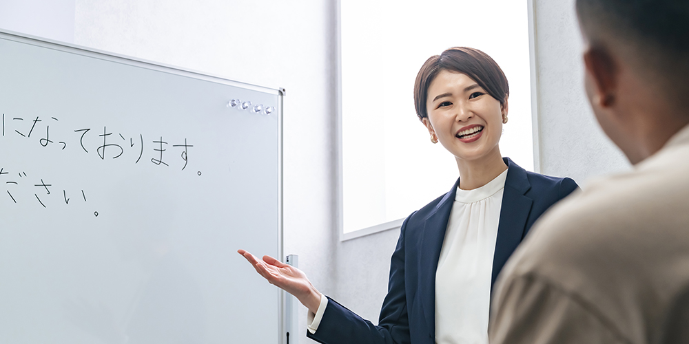 時間・費用・難易度で比較!養成機関ルートと試験ルートの違いとは?|資格スクール 大栄